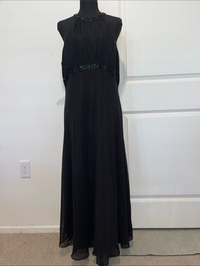 Elegant Black Halter Evening Dress